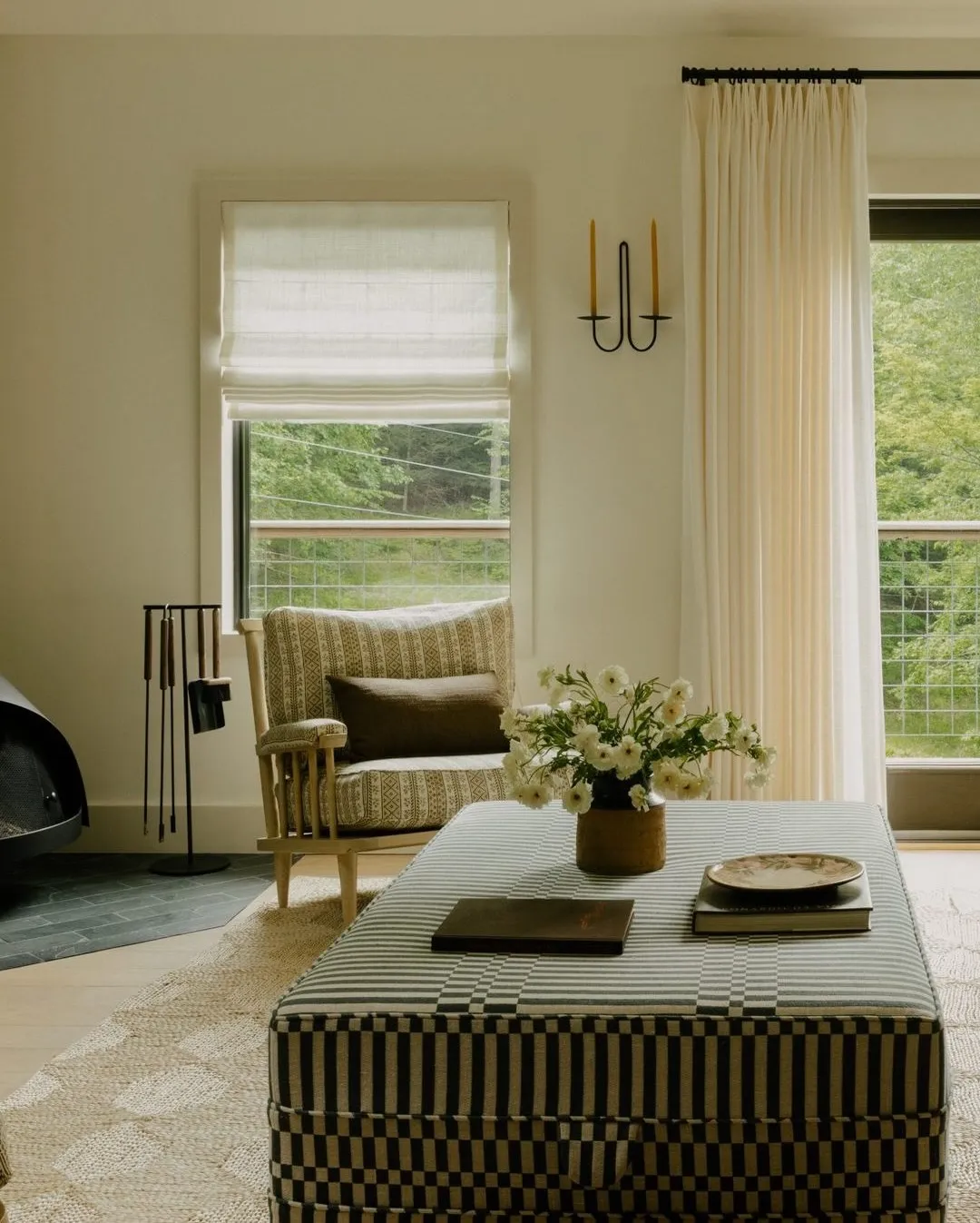 Soft Drapery 28 Soft Drapery + Roman Shade